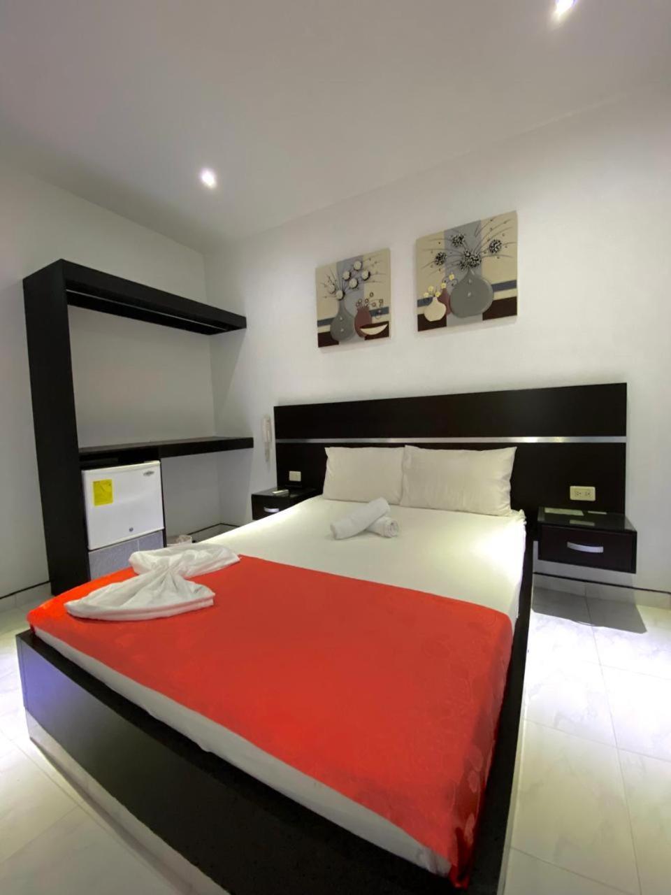 Hotel Suite Royal Melgar Eksteriør billede